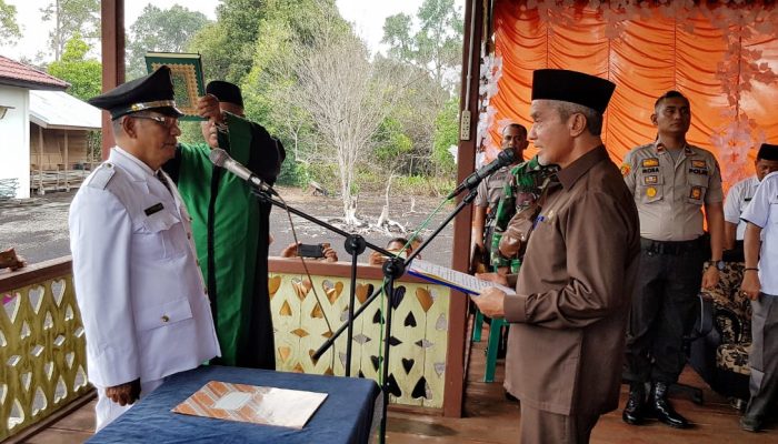 Ini Pesan Wabup Meranti Saat Lantik Kades Mengkikip  Selatpanjang