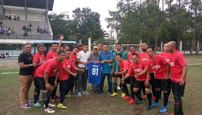 Tim Kesebelasan PS Meranti Bertandang Ke-UIR Gelar Pertandingan Persahabatan