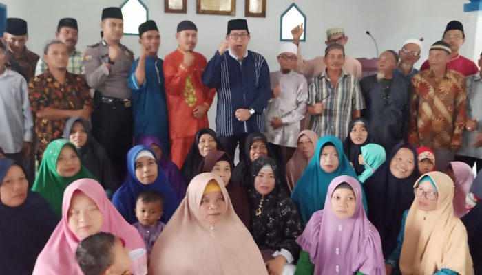Yulian Norwis Hadiri Undangan Maulid Nabi Besar SAW Di Desa Tebun
