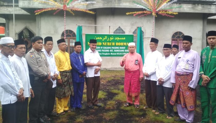 Wabup Meranti Resmikan Masjid Nurur Rohman Desa Sialang Pasung