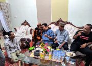 Jum’at Dini Hari Rumah H Yulian Norwis Di Geruduk Belasan Orang