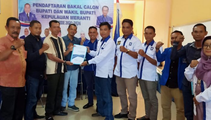 Pasangan “MAJU” Ambil Formulir Pendaftaran Di Kantor DPD PAN Meranti