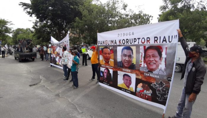 Desak Tetapkan Tersangka Korupsi Bansos Di Siak, Kejati Di Demo Mahasiswa
