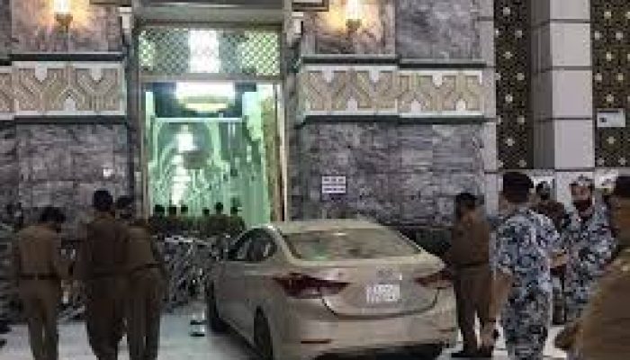 Mobil Tabrak Pintu Masjidil Haram, Ini Penjelasan Otoritas Kota Makkah