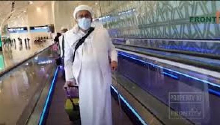 Imam Besar FPI Habib Rizieq Syihab Mendarat Di Bandara Soetta