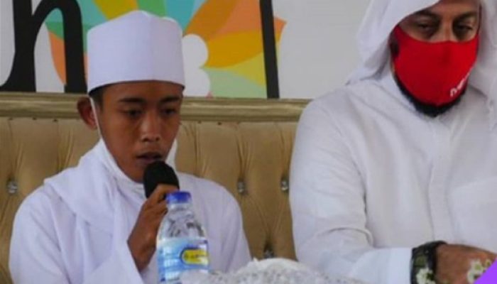 Akbar Yang Viral Ngaji Ditrotoar Jalan, Diboyong Syekh Ali Jaber Ke Pesantren