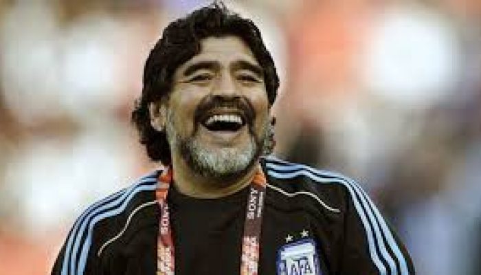Legendaris Sepakbola, Diego Maradona Kembali Dilarikan Ke Rumah Sakit