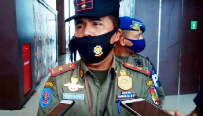 Malam Ini, Satpol PP Tertipkan Bando Ilegal Di Jalan Tuanku Tambusai