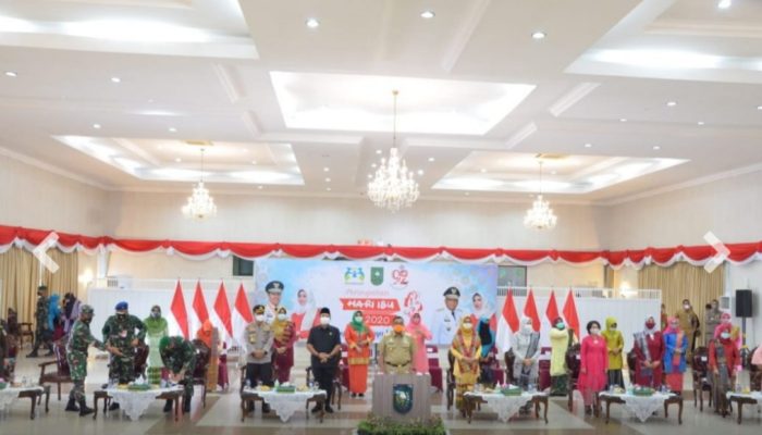 Ketua DPRD Provinsi Riau Yulisman Hadiri Peringatan Hari Ibu Di Balai Serindit Pekanbaru