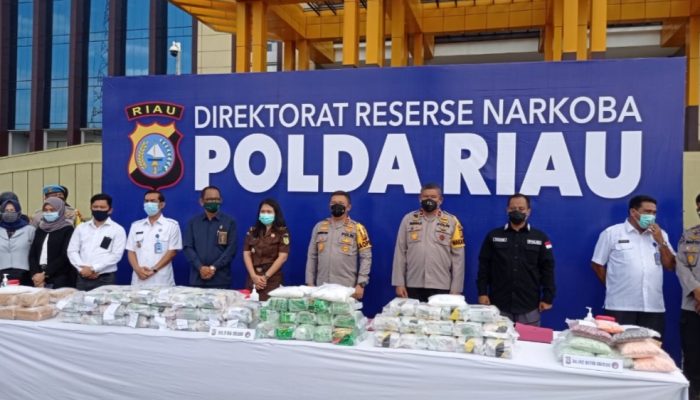 Polda Riau Musnahkan Barang Narkotika Jenis Shabu Dan Ekstasi Hasil Sitaan