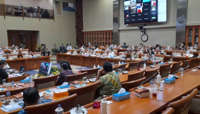 1,2 Juta Dosis Vaksin COVID-19 Ditargetkan Bagi Tenaga Kesehatan