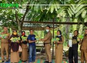 Disketapang Pekanbaru Kembali Serahkan Stimulus Bantuan Tahap II Kepada 10 Kelompok Tani