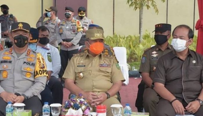 Ketua DPRD Provinsi Riau Yulisman Ikut Apel Gelar Pasukan Oplin Lancang Kuning Di Mapolda Riau
