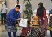 Pimpinan DPRD Provinsi Riau Hadiri Acara Pemberian Penghargaan Pada Tokoh Pejuang Riau
