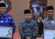 Sukses Program Mesjid Paripurna, Walikota Dan Sekdako Pekanbaru Terima Pin Emas Dari Kemenag RI  