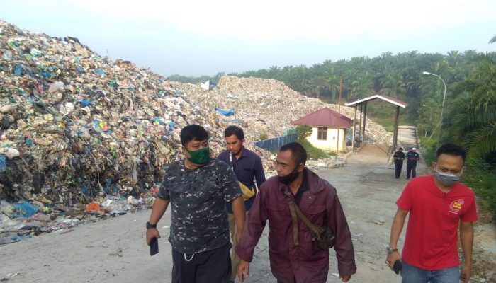 Baru Dilantik, Kabid Pengelolaan Sampah DLHK Sidak Ke Lokasi Pengangkutan Sampah Di Kota Pekanbaru