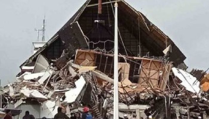 Kantor Gubernur Sulbar Ambruk Akibat Gempa Bumi, Kota Mamuju Tanpa Listrik
