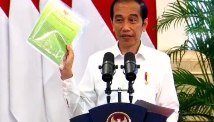 Presiden Jokowi Serahkan Surat Keputusan Hutan Sosial, Hutan Adat Dan TORA Se-Indonesia