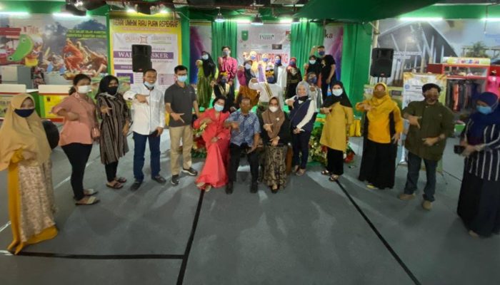 Kembangkan Potensi Bakat Siswa Didik, SMAN 7 Pekanbaru Dan Kelas Kominfo Gelar Pentas Seni Di Gerai UMKM Mall SKA