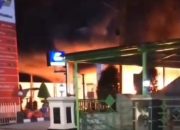 Isi Bahan Bakar Dengan Kendaraan Masih Hidup, SPBU Ababil Sukajadi Terbakar
