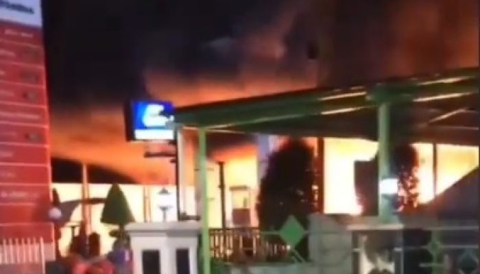 Isi Bahan Bakar Dengan Kendaraan Masih Hidup, SPBU Ababil Sukajadi Terbakar