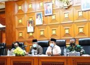 Vaksin SINOVAC dinyatakan Suci dan Halal Oleh MUI, DPRD Kabupaten Siak Ikuti Rakor Pelaksanaan Vaksinasi