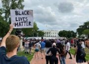 Ratusan Pendukung Trump Terobos Gedung Kongres, Berakhir dengan Rusuh