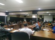 Adukan Nasib Buruh Angkut Sampah, Massa HMI Dan SBK Lakukan Audiensi Ke Gedung DPRD Pekanbaru
