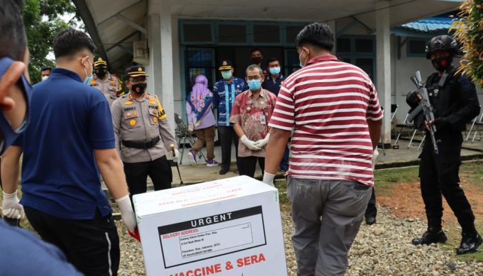 Satgas Pengawalan Ops Aman Nusa II-2021 Polres Kuansing kawal proses pengiriman Vaksin Covid-19 Sinovac