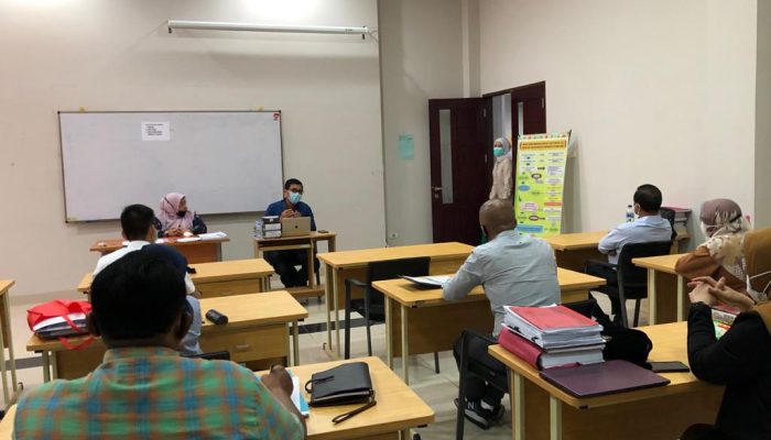 10 Mahasiswa S3 Ilmu Hukum UIR Ikuti Ujian Kualifikasi Candidat Doktor