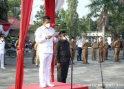 Pembina Apel Senin Pagi, Bupati H.M Adil Ingatkan ASN Laksanakan Tupoksi Dengan Baik dan Melayani Dengan Ihklas