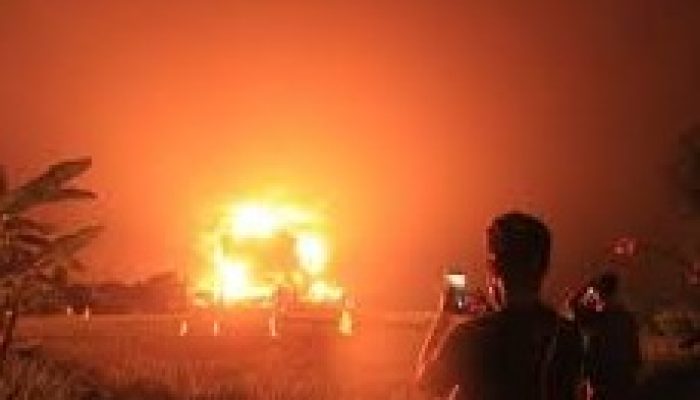 Kilang Minyak Pertamina di Balongan Indramayu Terbakar dan Meledak