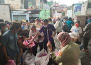 Duta Milenial, Pemuda Panca Marga,Tftt-Biotech dan Koperasi BeUjek bagi-bagi Nasi Bungkus ke Pemulung