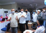 Walikota Pekanbaru Tinjau Pelaksanaan Vaksinasi Di Mesjid Agung An Nur.
