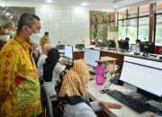 Pastikan Proses PPDB Tinggat SMA/SMK Secara Online Lancar, Gubri Tinjau Lokasi Di Disdik Pekanbaru