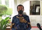 Aliansi Mahasiswa UGM Beri Gelar Juara Umum Pada Presiden Jokowi