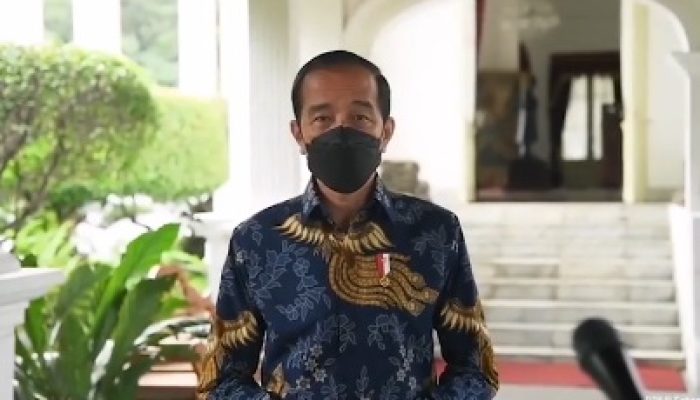 Aliansi Mahasiswa UGM Beri Gelar Juara Umum Pada Presiden Jokowi