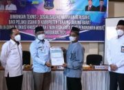 Bupati Tanjabbar Buka Bimtek Sosialisasi Kemudahan Berusaha Untuk Pelaku Usaha