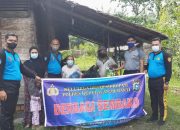 Senyum Bahagia Sikim dan Istri Terima Bantuan Sembako dari Polisi