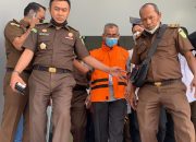 Usai Diperiksa Kejati Riau, Mantan Bupati Kuansing Resmi Ditahan