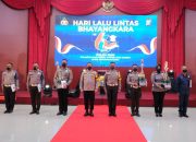 Peringati Hari Lalulintas Ke 66, Kapolda Riau Berikan Penghargaan Personel Berprestasi