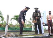Peringati Hari Pahlawan, Bupati dan Kapolres Meranti Tabur Bunga di Makam Pahlawan
