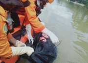 Akhirnya Korban Tenggelam Di Sungai Kampar di Temukan Mengapung