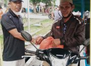 Sahabat H.Asmar : Berbagi Beras dan Takjil Kepada Tukang Becak di Kota Selatpanjang