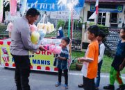 Berbincang-bincang Sambil Bantu Tingkatkan Ekonomi Warga, Kapolres Meranti dan PJU Borong Dagangan PKL