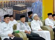 Lepas Kloter 13 Jemaah Haji Riau, Sekda Minta Jemaah Kuansing Jaga Kesehatan Dan Do’akan Kampung Halaman