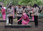 Kapolres Kepulauan Meranti Pimpin Upacara Ziarah dan Tabur Bunga di TMP Bunga Bangsa
