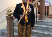 Sekda Kuansing Disematkan Gelar Kehormatan Kanjeng Raden Tumenggung