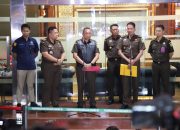 Tim Penyidik Memeriksa Menteri Koordinator Bidang Perekonomian Dalam Perkara Ekspor CPO