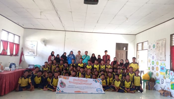 MAHASISWA KKN TERPADU STKIP INSAN MADANI AIRMOLEK MENGADAKAN SOSIALISASI BAHAYA NARKOBA DI SMP N 2 LUBUK BATU JAYA DESA AIR PUTIH